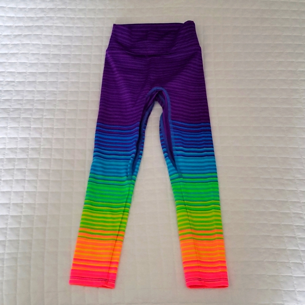 K-DEER NEVER WORN leggings, KIDS size Small, multicolor